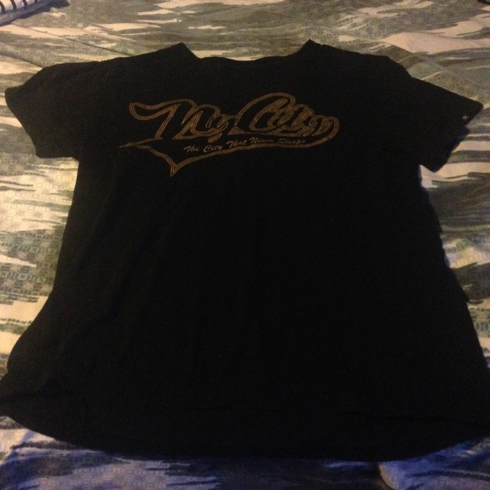Black t shirt